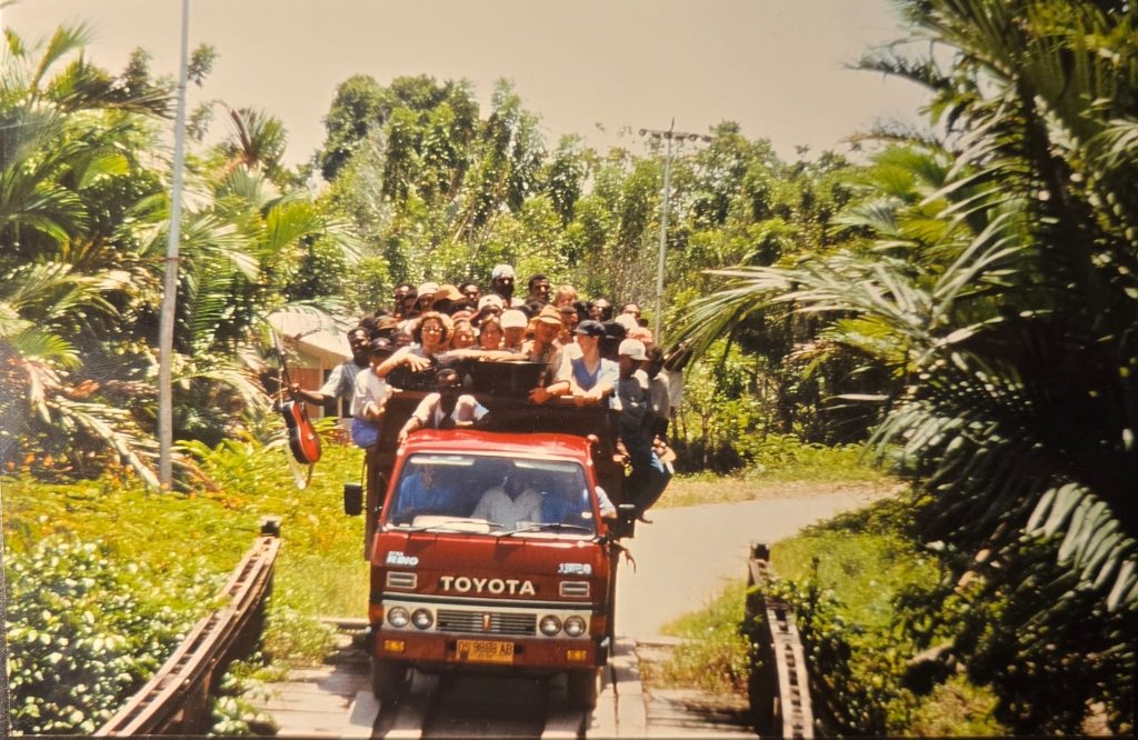 Frank Bottenberg mit Gruppe in West-Papua, 2025 beim Kirchentag in Hannover und bei einer der vielen Segelfreizeiten