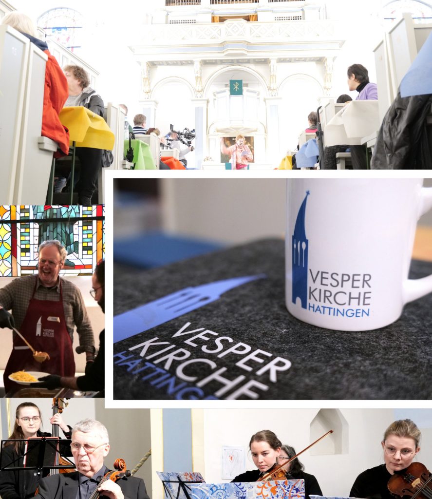Eindrücke von der Vesperkirche 2025: An den bunten Tischen vorbei Richtung Altar, beim Auffüllen der Speisen, der Kammermusikkreis, Tasse und Filzmatte mit dem Logo der Vesperkirche (Fotos: hmj)