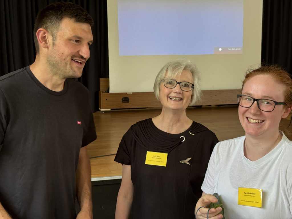 Geschäftsführender Jugendreferent Marcel Müller, Superintendentin Julia Holtz und Patrizia Müller