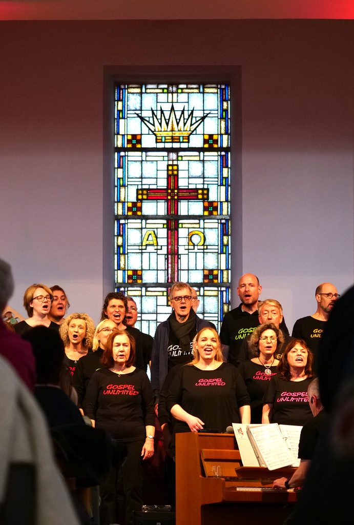 Eindrücke vom Gospel-Unlimited-Konzert im März 2024 und einem der letzten Übungsabende vor dem Jubiläumskonzert 2026 (alle Fotos: Evangelischer Kirchenkreis Hattingen-Witten, Hans-Martin Julius)